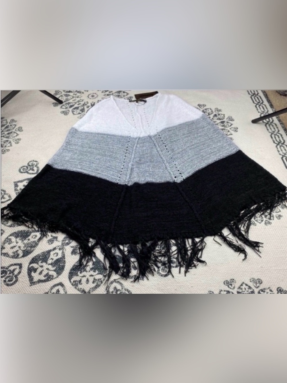 Maxsport Size S/M Black Combo Hi-lo Fringed Hem Poncho - Picture 5 of 6
